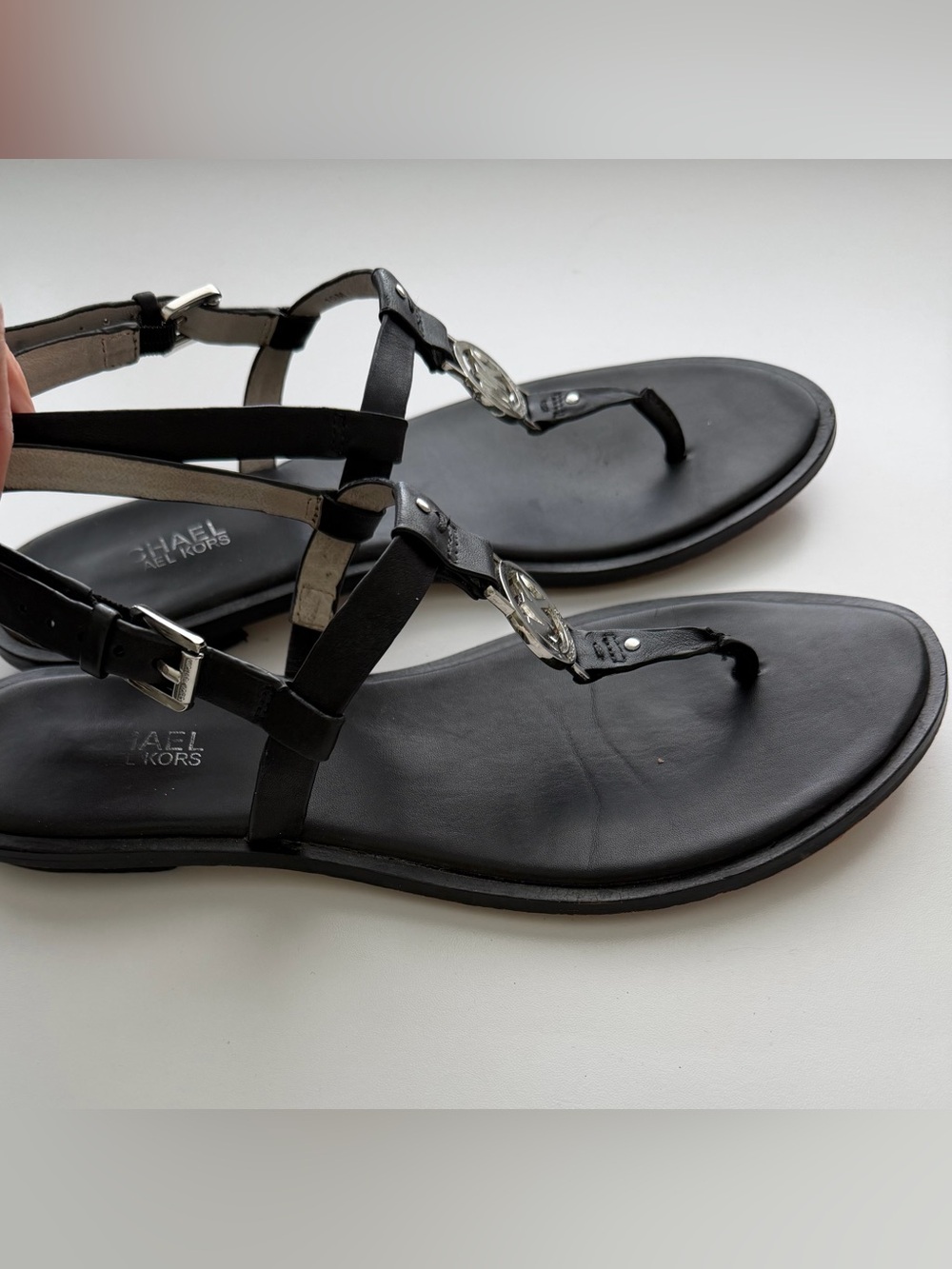 Michael Kors Leather Thong Sandals - Picture 2 of 5